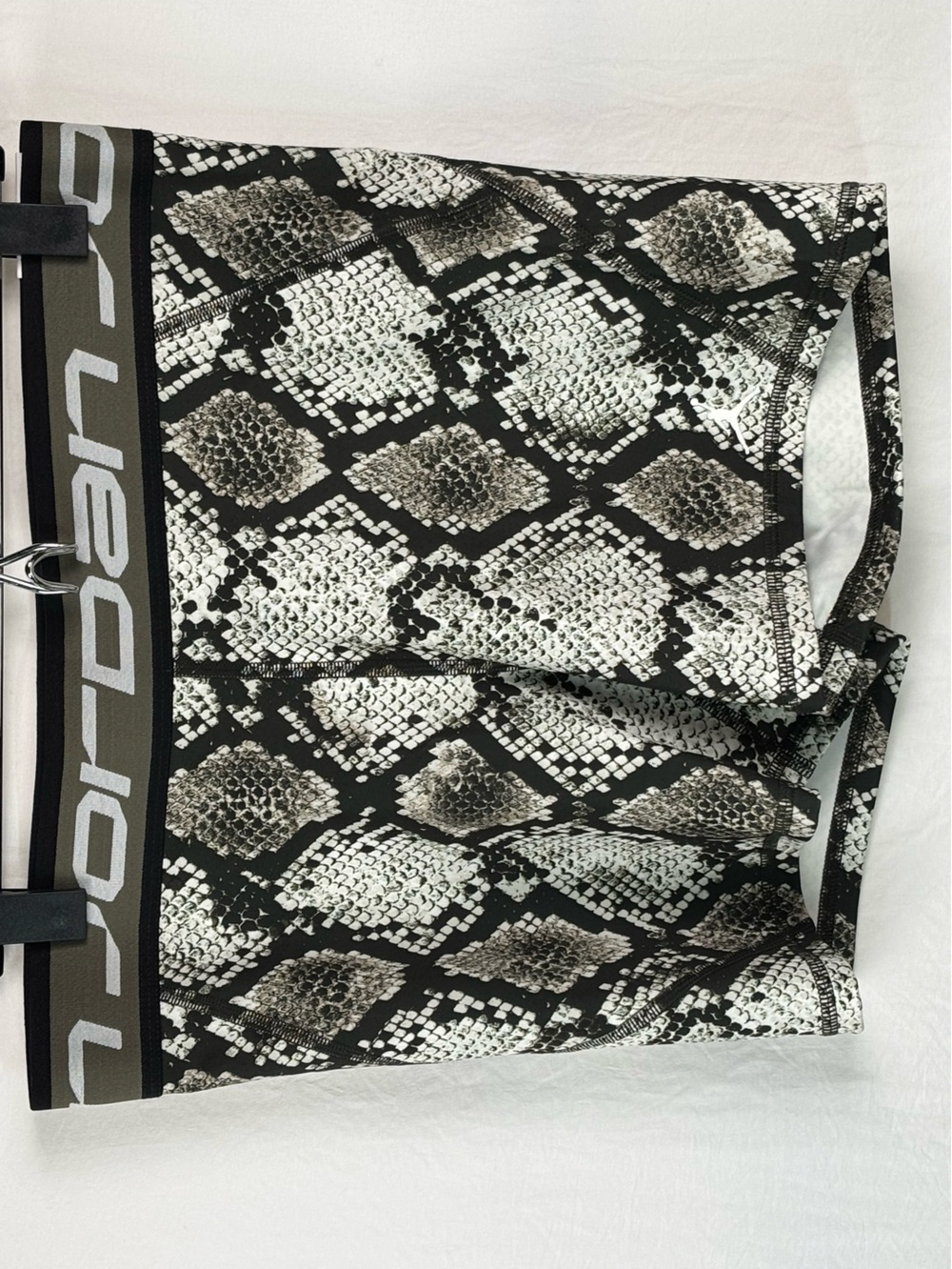 NWT Jordan Women’s Large Black & White Snake Print Performance 4in Shorts